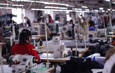 從女工到億萬富翁 二十載風(fēng)雨路，鑄就六億服飾王國